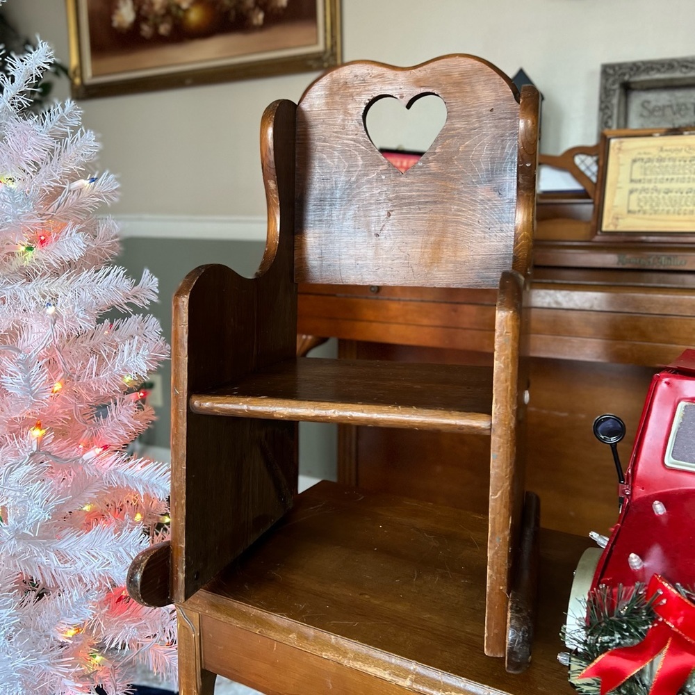 Rare Vintage Handmade Solid
Oak Wood Heart back design
Primitive Rocking Chair